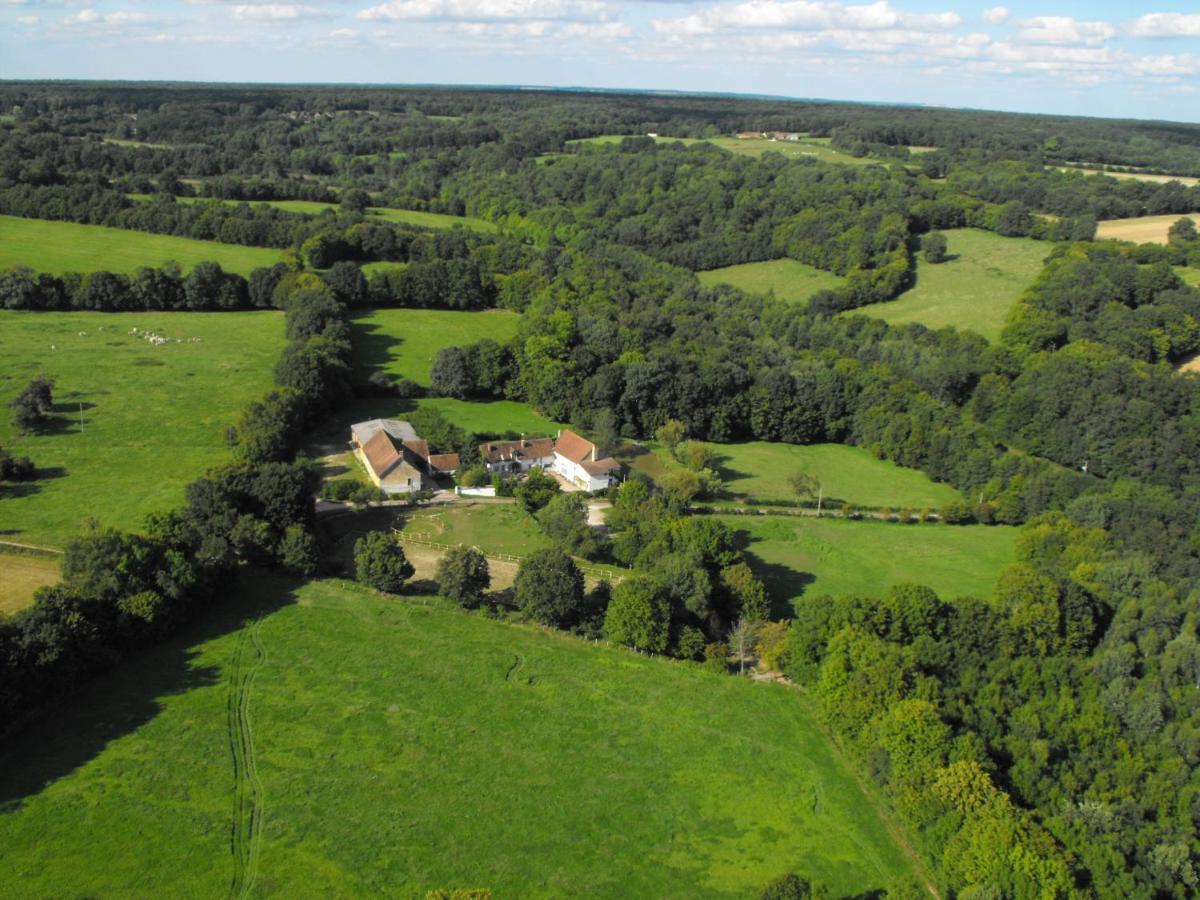 Domaine De Varenne Bed & Breakfast Saint-Amand-en-Puisaye ภายนอก รูปภาพ