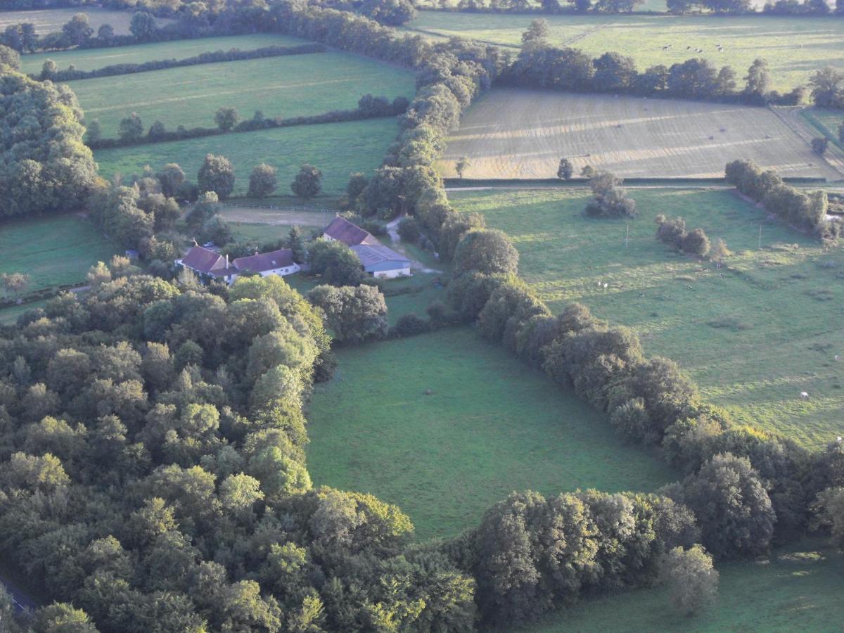 Domaine De Varenne Bed & Breakfast Saint-Amand-en-Puisaye ภายนอก รูปภาพ