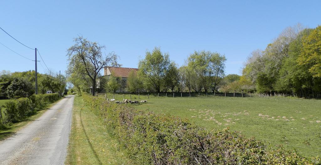 Domaine De Varenne Bed & Breakfast Saint-Amand-en-Puisaye ภายนอก รูปภาพ